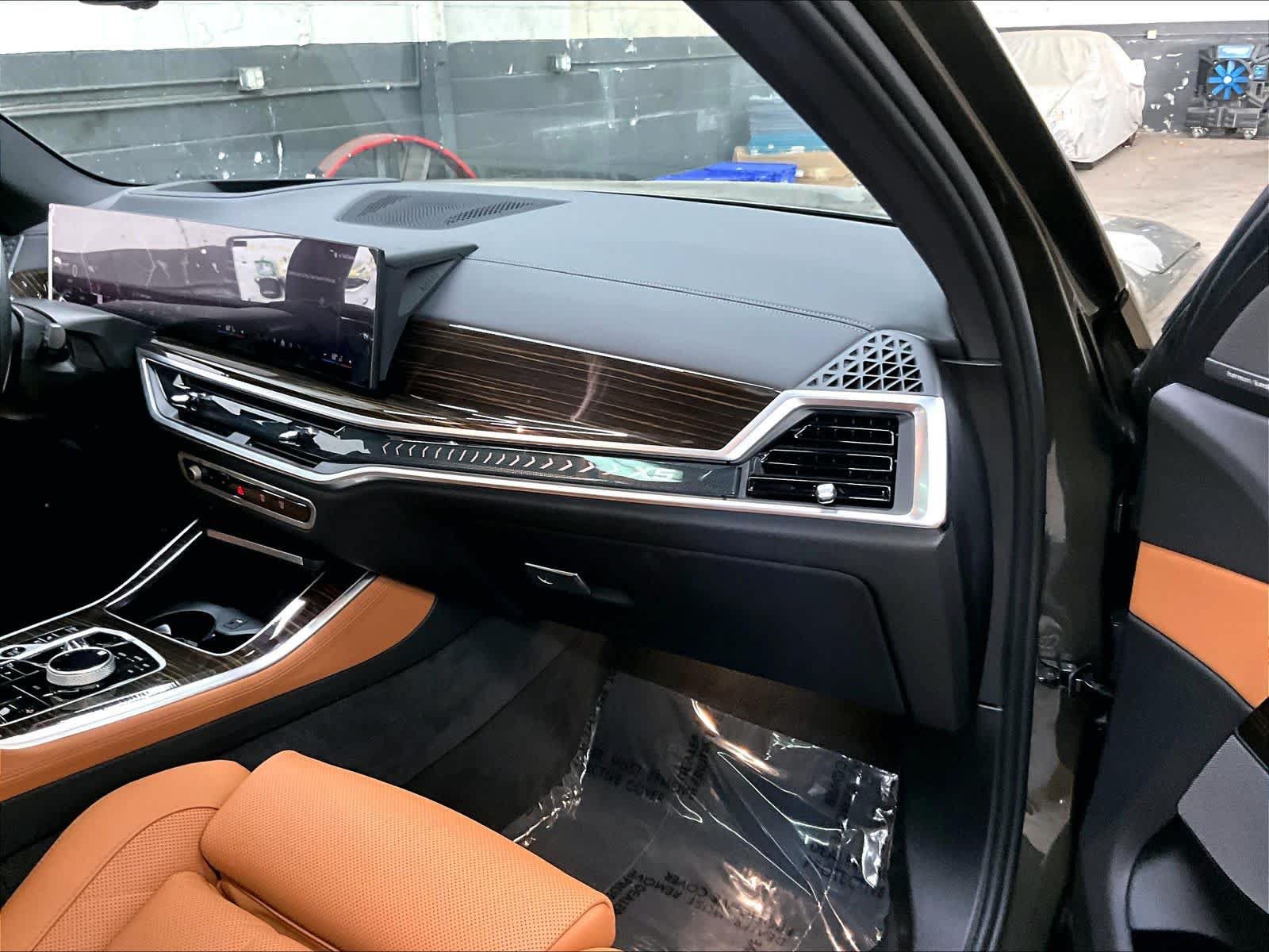 Used 2026 BMW X5 xDrive50e w/ Executive Package AWD/4WD image 19
