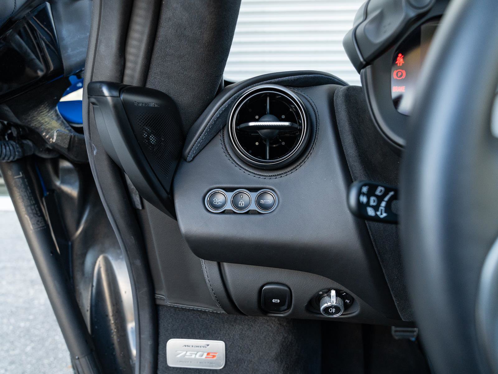 Used 2024 McLaren 750S Spider image 45
