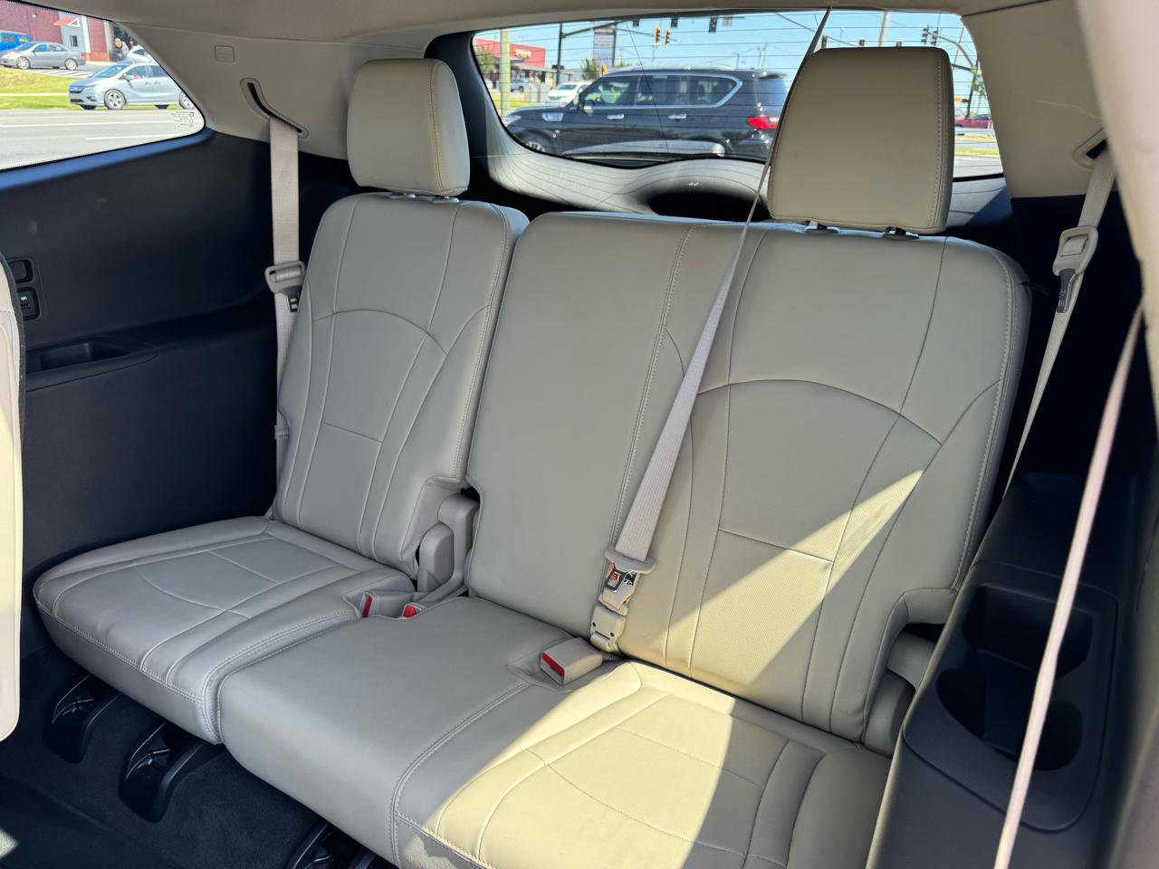 Used 2020 Buick Enclave Premium w/ Sun and Sites Package FWD image 18