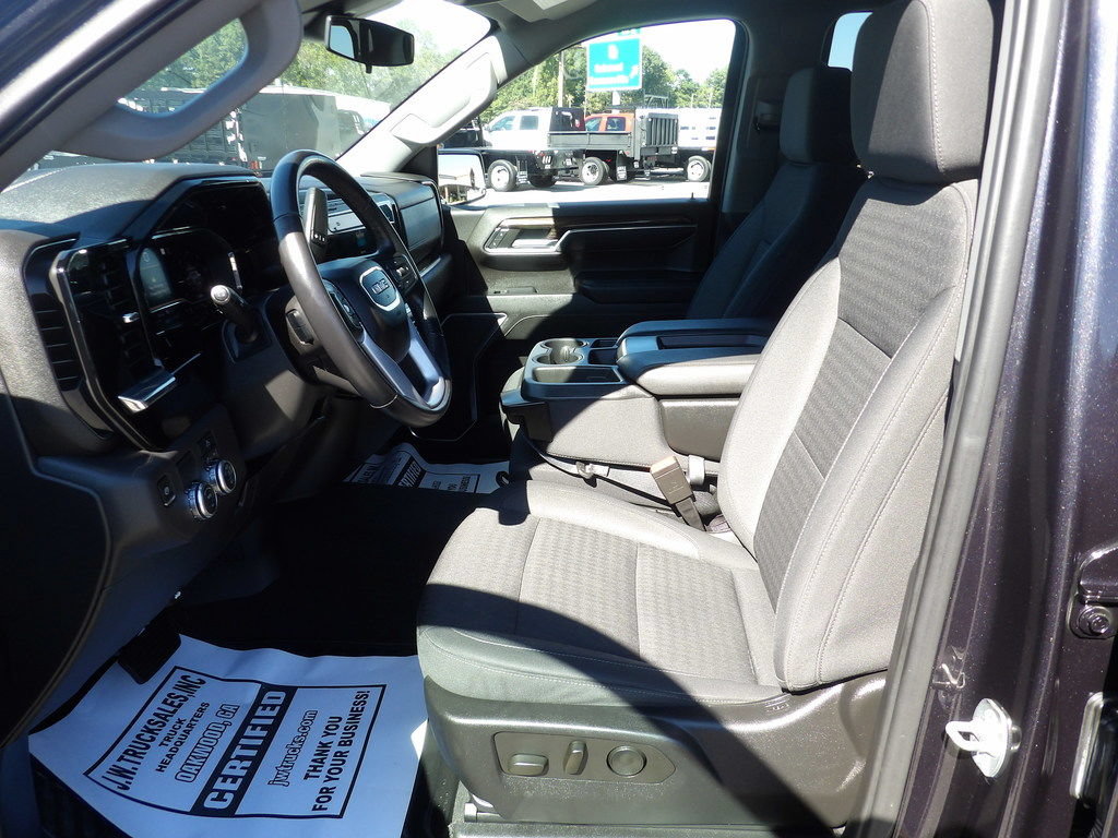 Used 2022 GMC Sierra 1500 Elevation RWD image 17