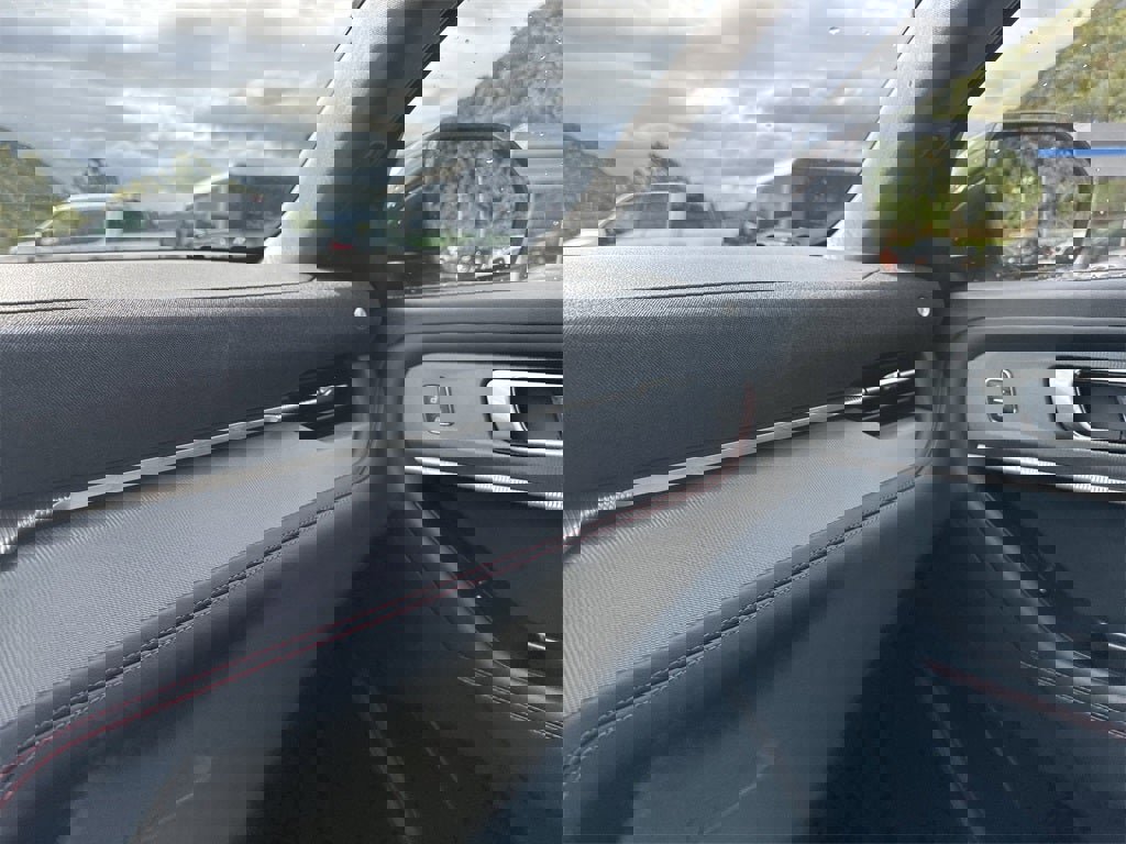 Used 2025 Ford Explorer ST-Line w/ Premium Package image 28