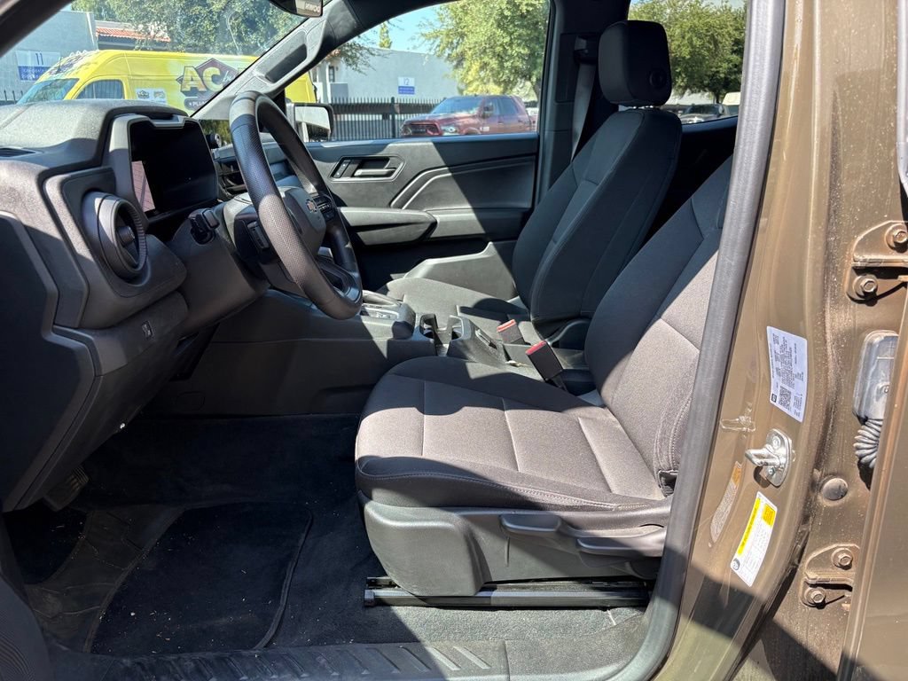 Used 2024 Chevrolet Colorado W/T RWD image 9