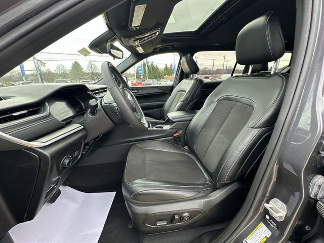 Used 2023 Jeep Grand Cherokee L Laredo image 21