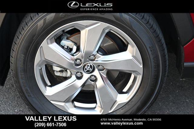 Used 2021 Toyota RAV4 Limited AWD/4WD image 23