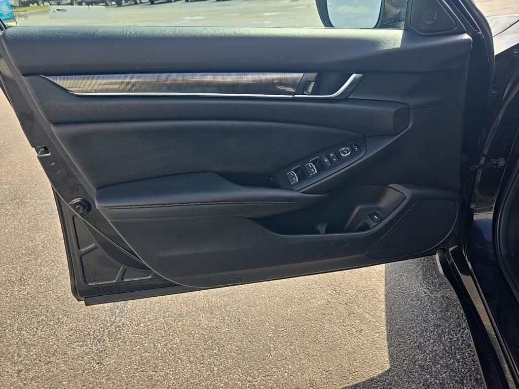 Used 2021 Honda Accord Sport image 12