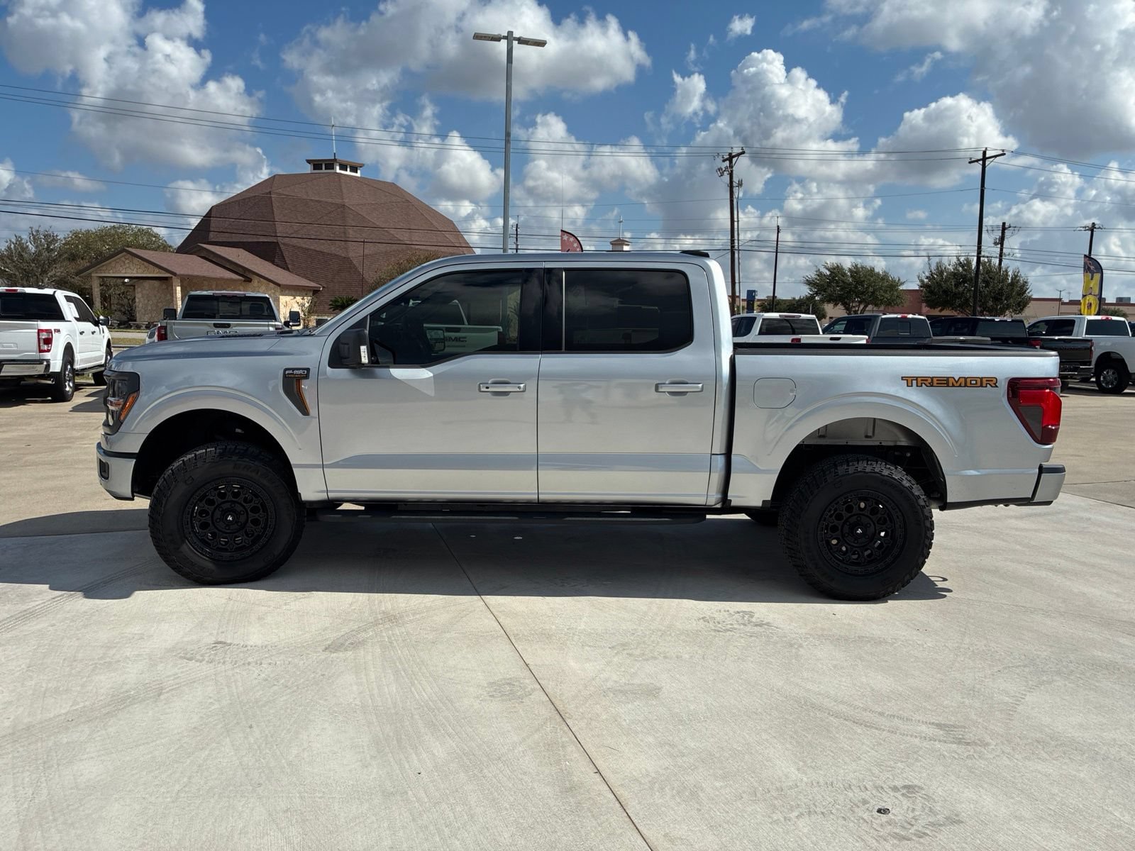 Used 2025 Ford F150 Tremor w/ Mobile Office Package AWD/4WD image 4