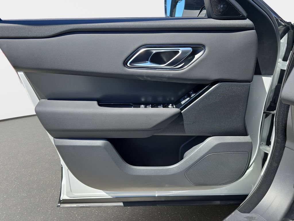 New 2026 Land Rover Range Rover Velar S AWD/4WD image 27