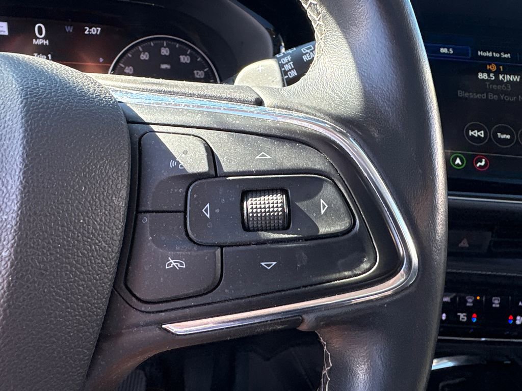 Used 2022 Buick Envision Avenir w/ Technology Package II image 22