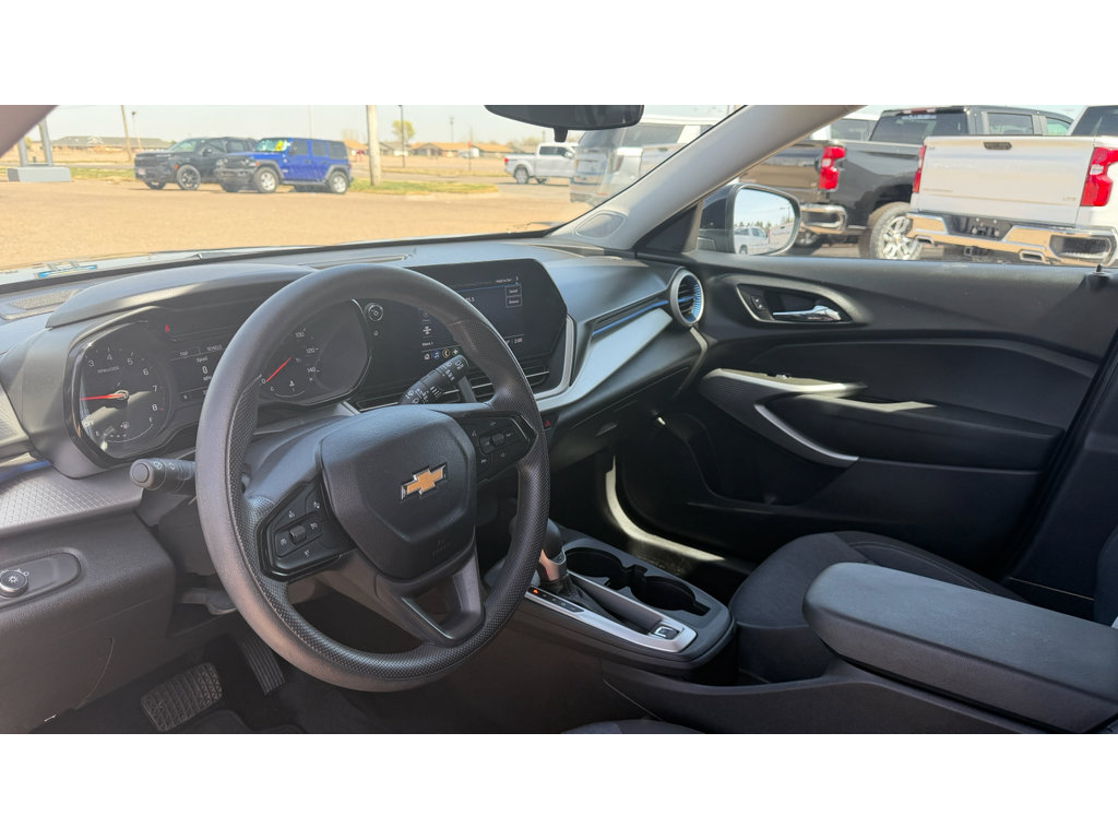 Certified 2024 Chevrolet Trax LS w/ LS Convenience Package FWD image 9