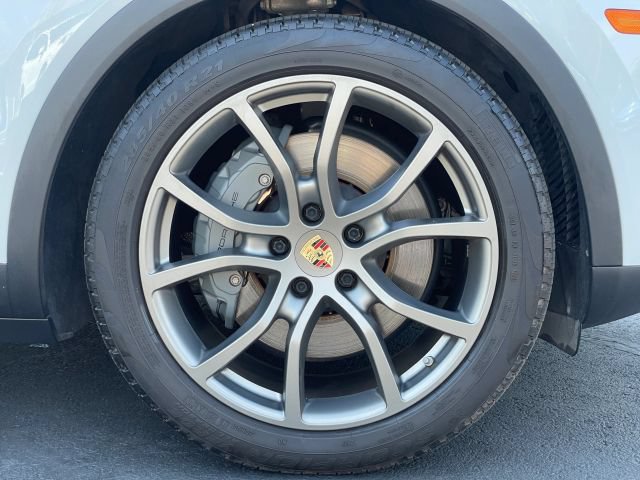 Used 2020 Porsche Cayenne S AWD/4WD image 23