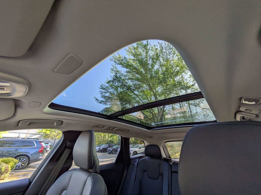 Used 2023 Volvo XC60 B5 Plus w/ Climate Package image 22