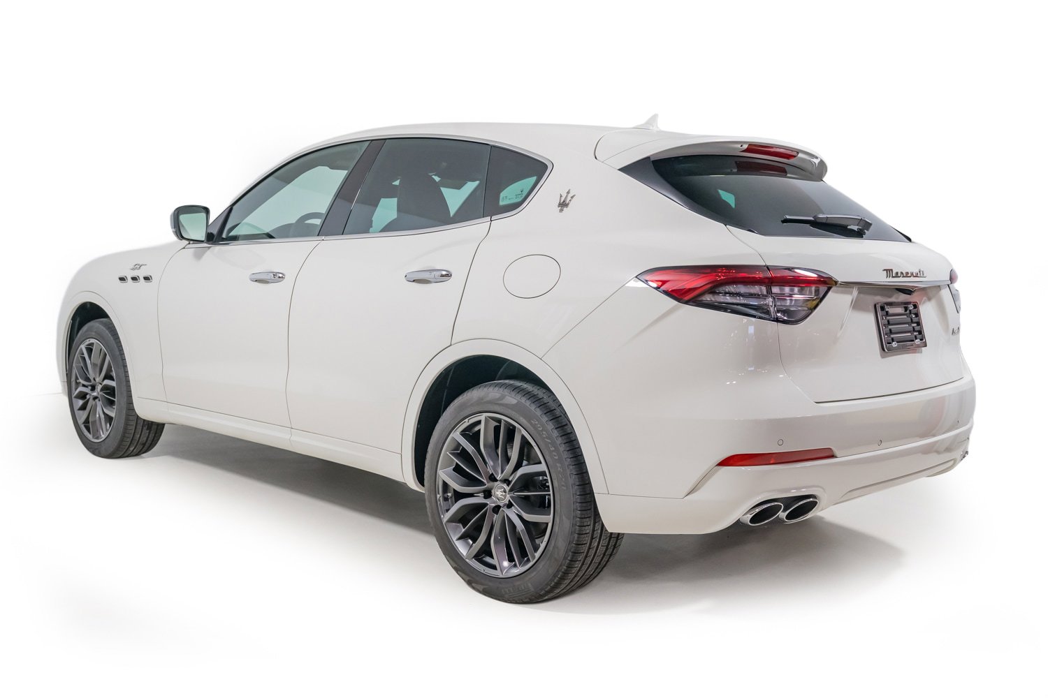 Used 2024 Maserati Levante GT Ultima AWD/4WD image 4