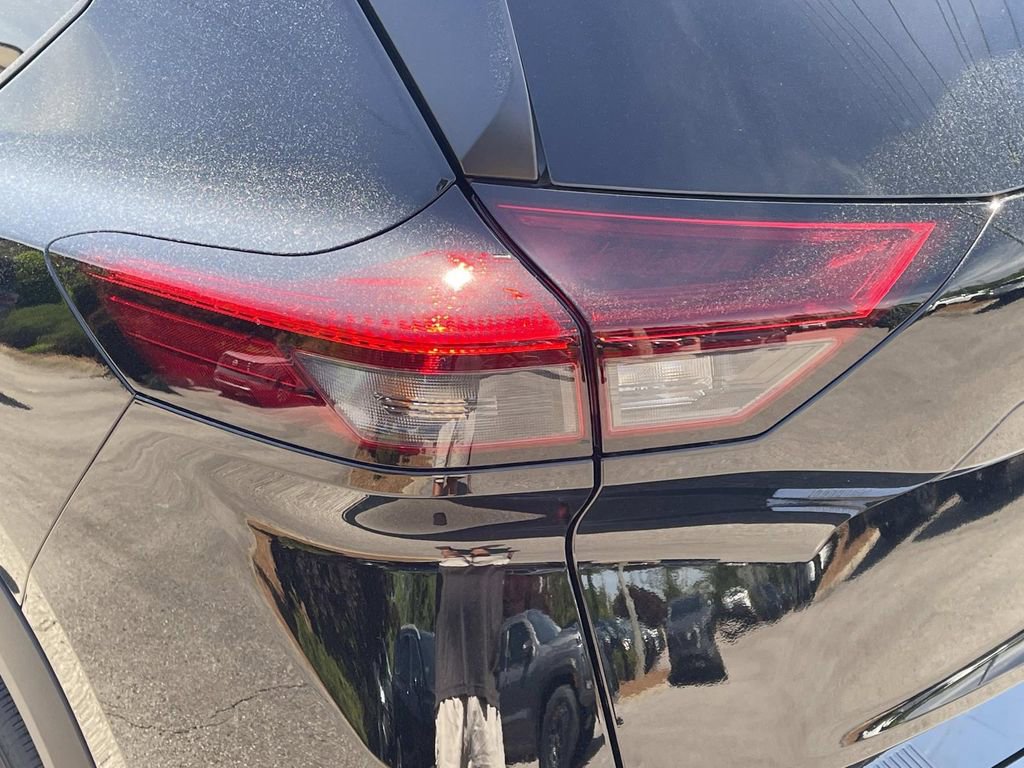 New 2026 Nissan Rogue SV FWD image 10