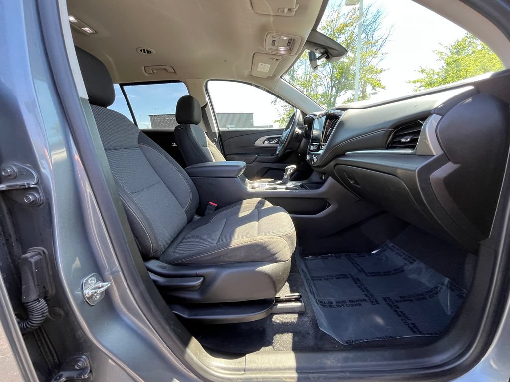 Certified 2021 Chevrolet Traverse LT FWD image 22