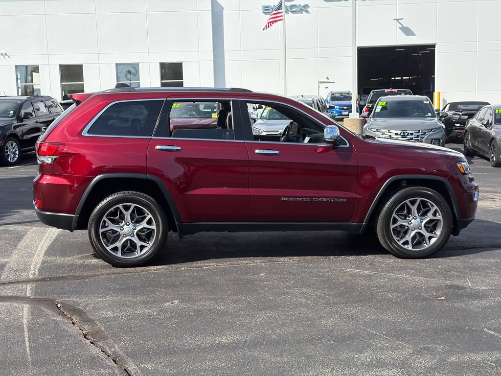 Used 2022 Jeep Grand Cherokee Limited w/ Tech Group AWD/4WD image 4