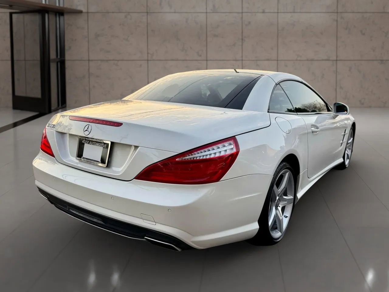 Used 2014 Mercedes-Benz SL 550 image 9