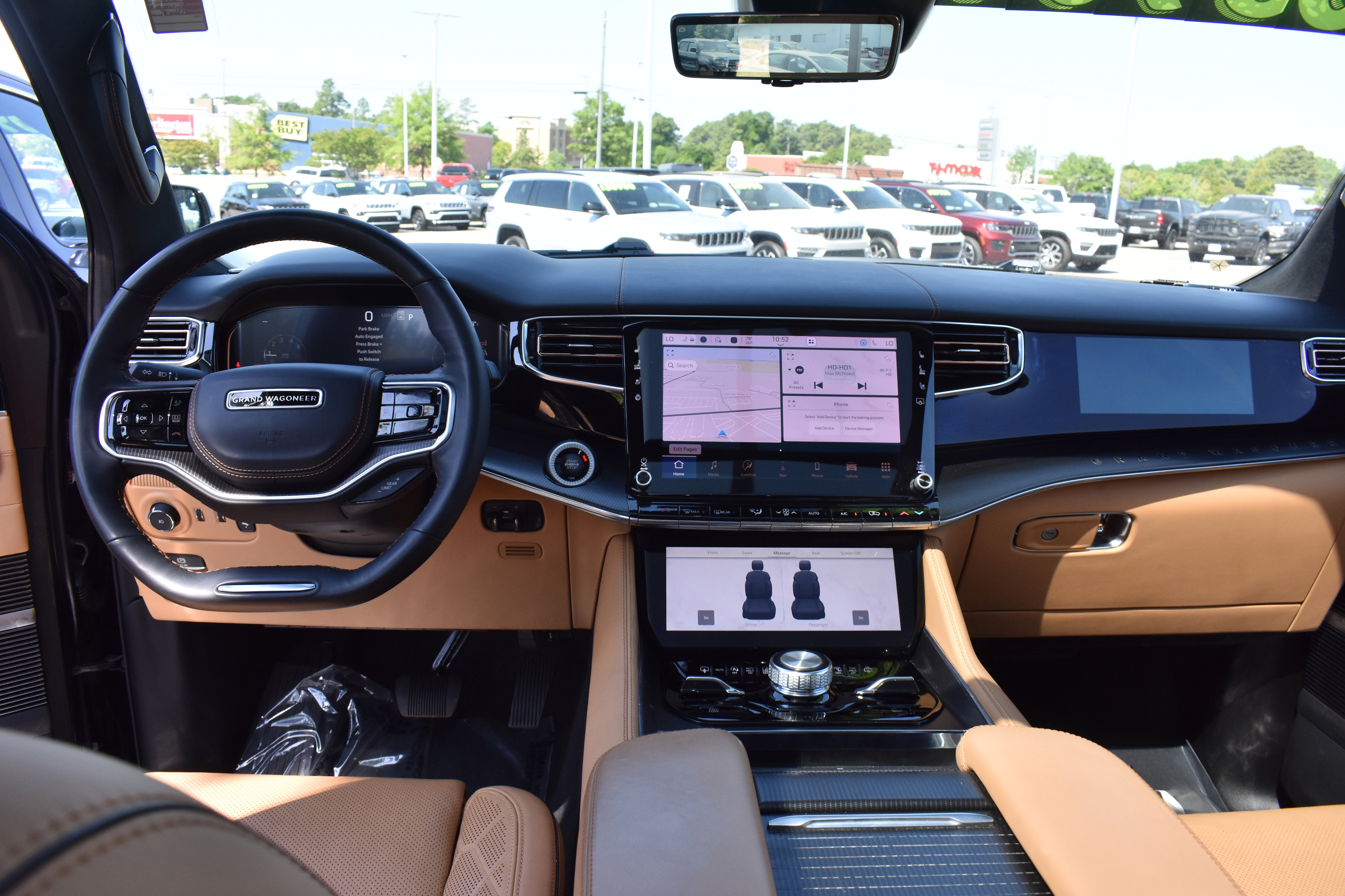 Used 2024 Jeep Grand Wagoneer L Series III w/ Rear Seat Video Group 1 AWD/4WD image 39