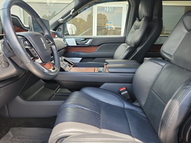 Used 2024 Lincoln Navigator L Reserve AWD/4WD image 21