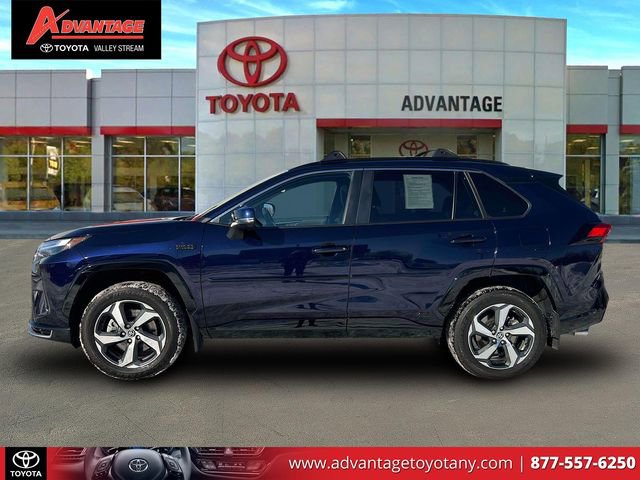 Used 2023 Toyota RAV4 SE w/ Weather & Moonroof Package image 4