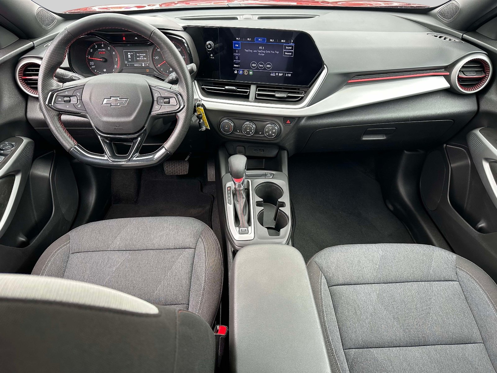 Certified 2024 Chevrolet Trax RS w/ Sunroof Package FWD image 12