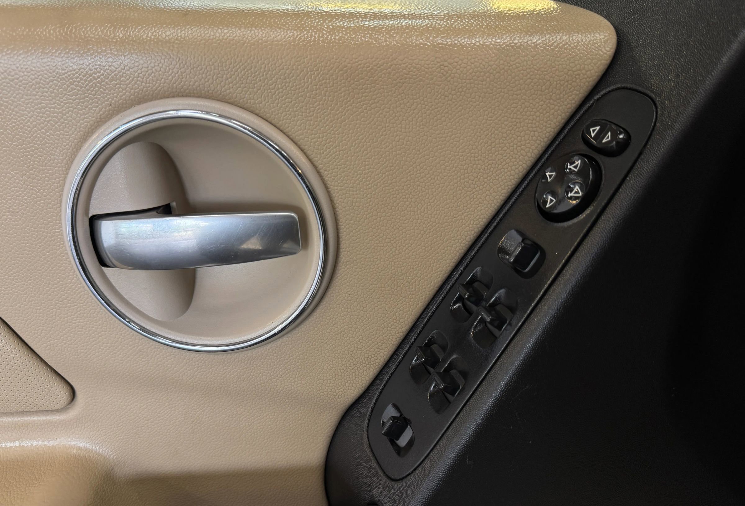 Used 2007 Pontiac Grand Prix GT w/ Premium Package image 13