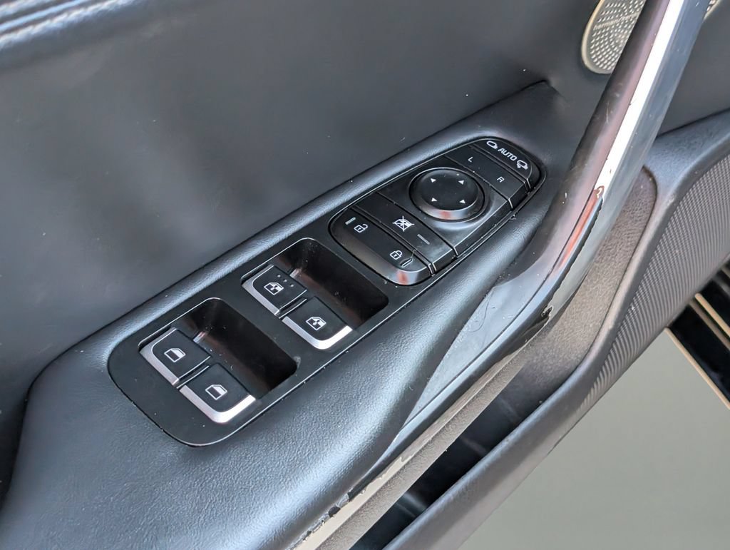 Used 2019 Kia Stinger GT2 AWD/4WD image 16