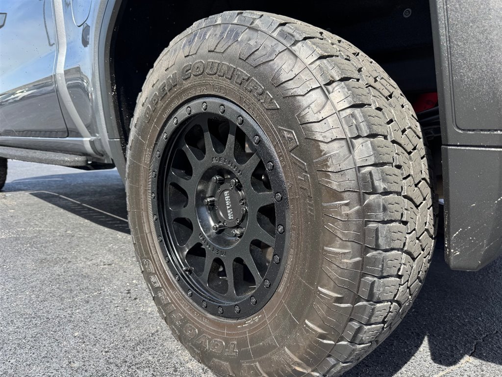 Used 2022 GMC Sierra 1500 AT4 w/ AT4 Premium Package image 9