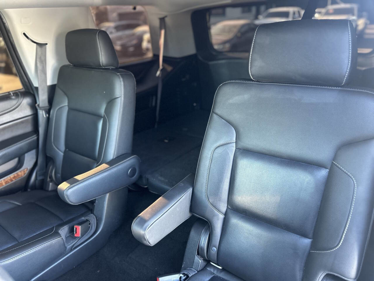 Used 2018 Chevrolet Tahoe Premier w/ RST Edition image 19