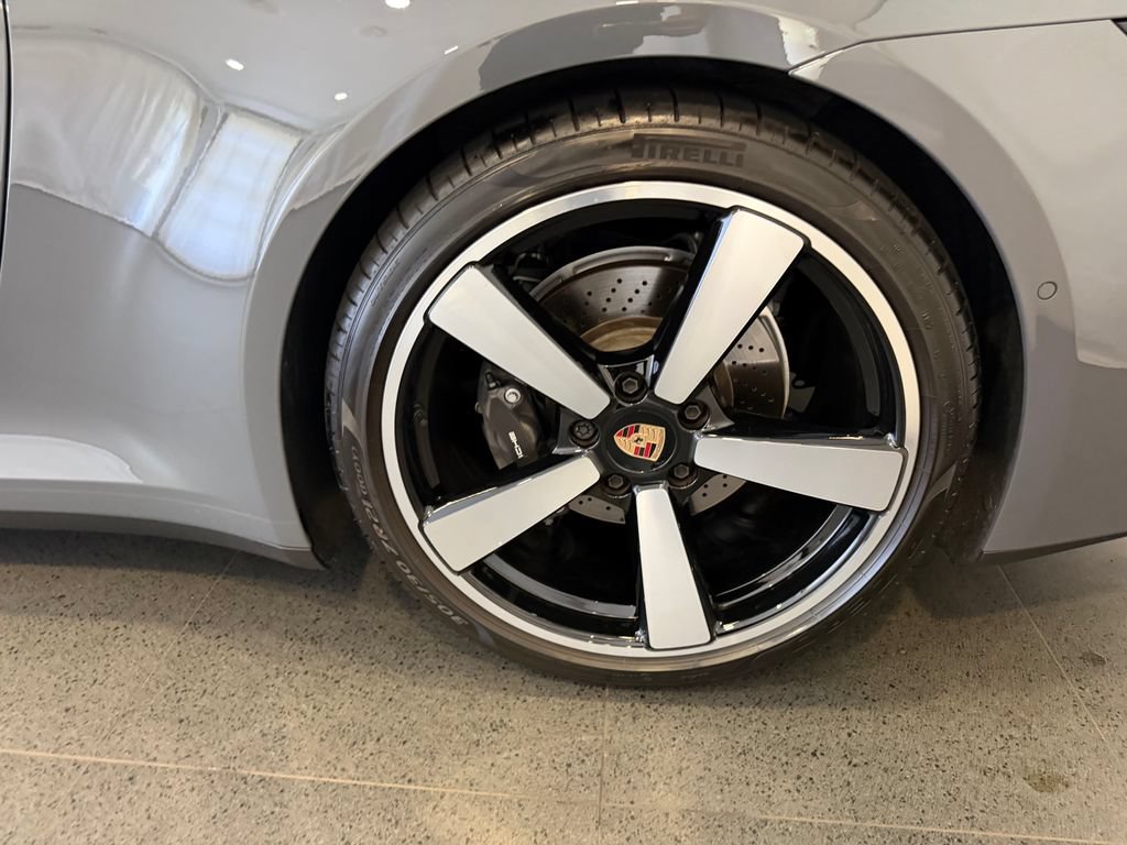 Certified 2025 Porsche 911 Carrera RWD image 11