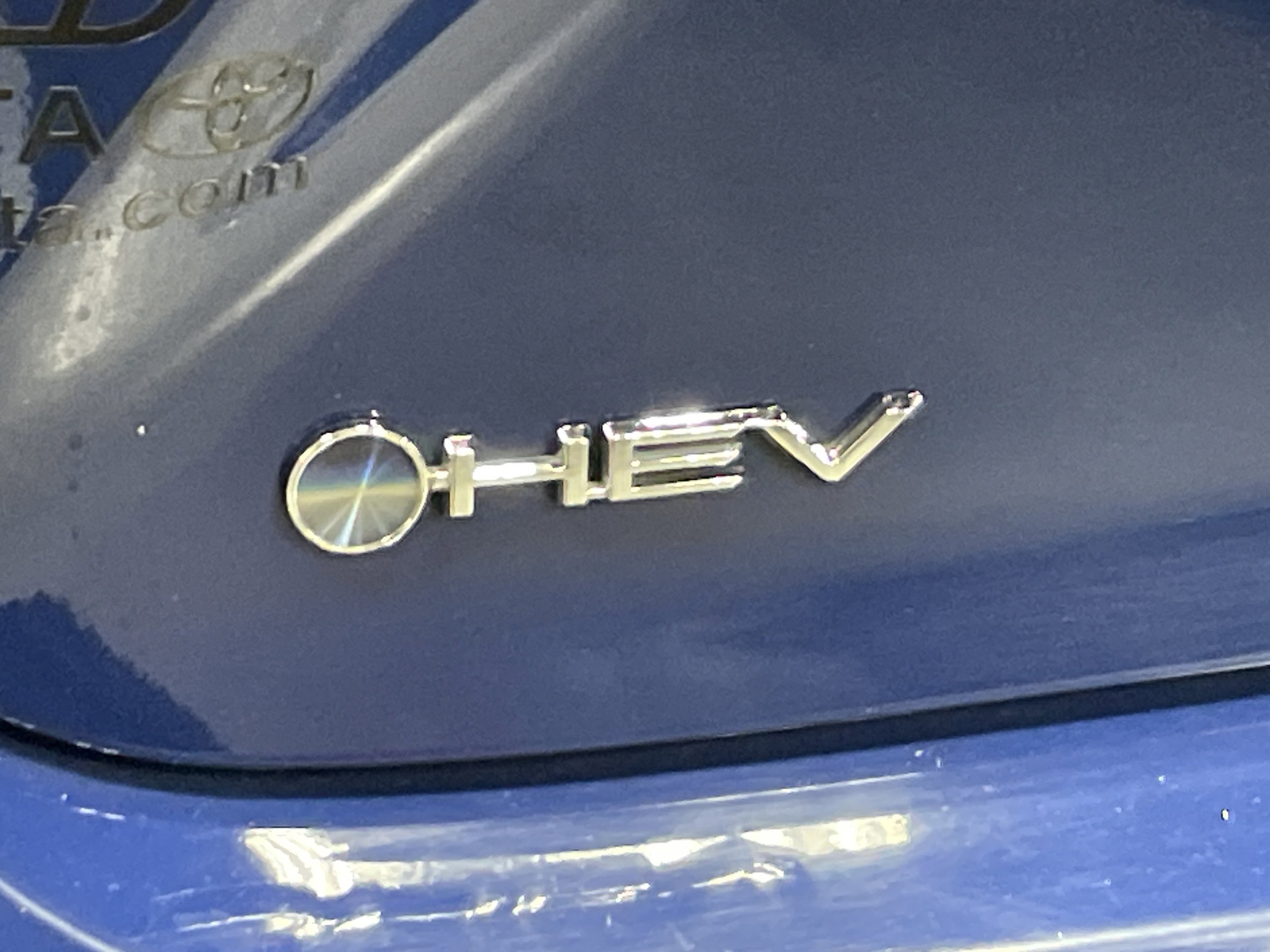 Used 2025 Toyota Camry SE w/ Multimedia Upgrade Package FWD image 7