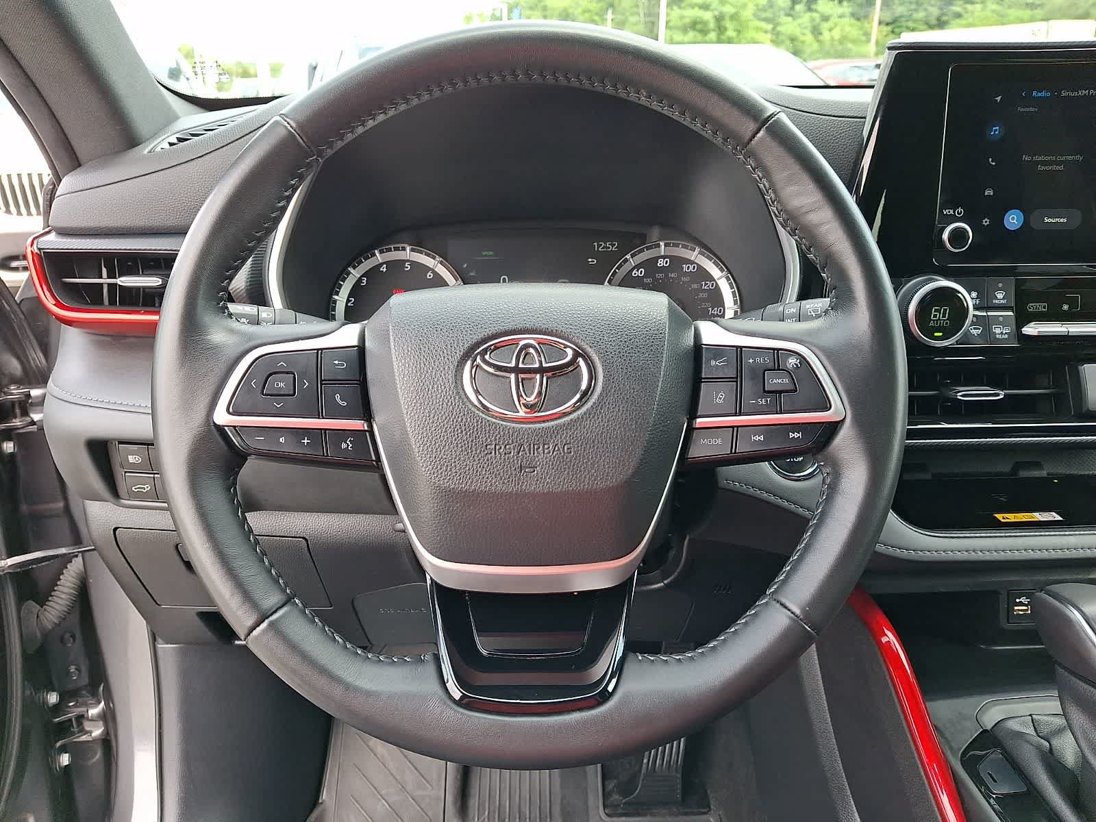 Used 2023 Toyota Highlander XSE AWD/4WD image 23