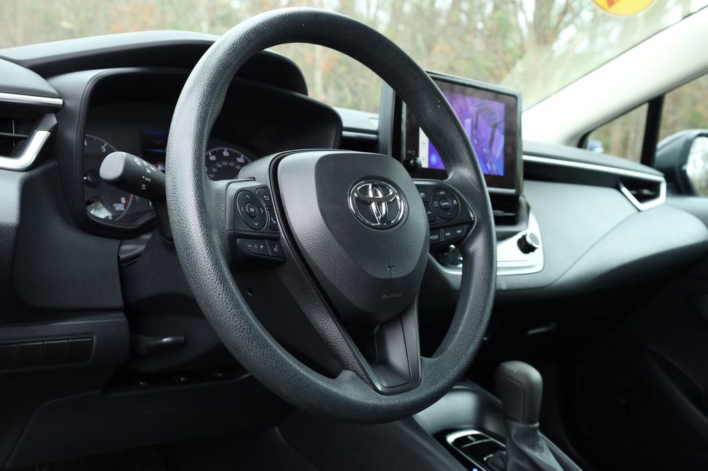 Used 2024 Toyota Corolla LE image 6