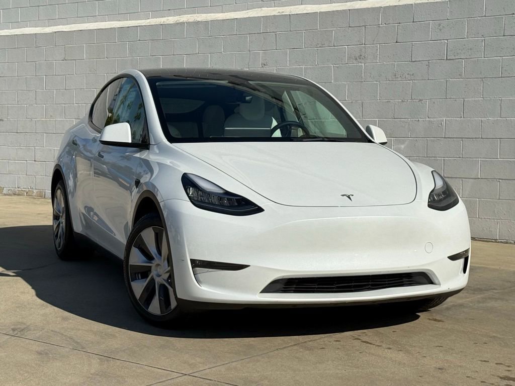 Used 2023 Tesla Model Y Long Range image 2