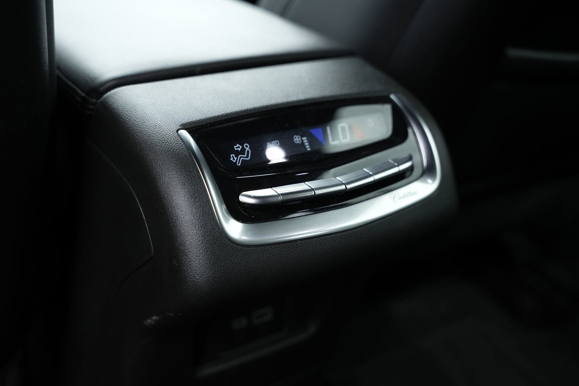 Used 2024 Cadillac XT6 Luxury FWD image 16