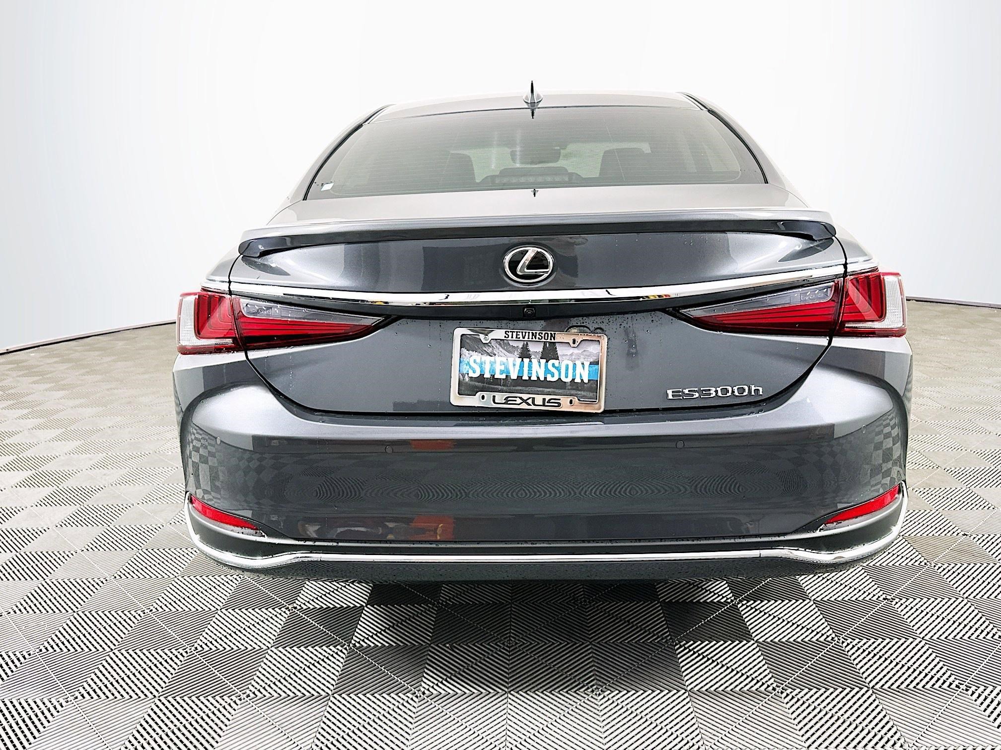 New 2025 Lexus ES 300h w/ Luxury Package image 6