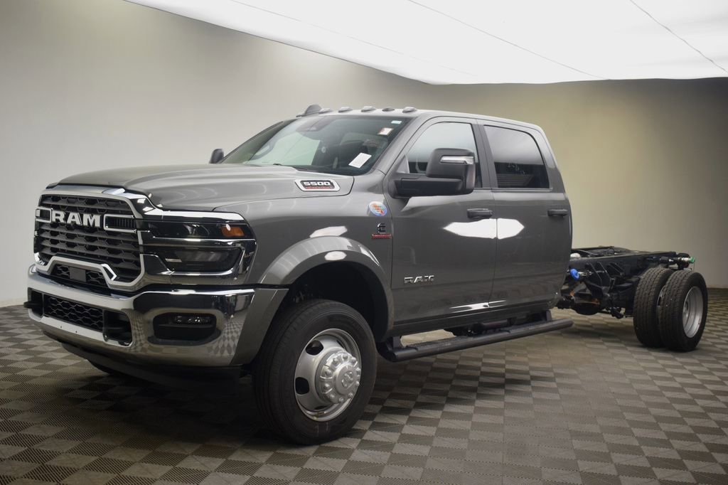 New 2026 RAM 5500 Tradesman AWD/4WD image 14