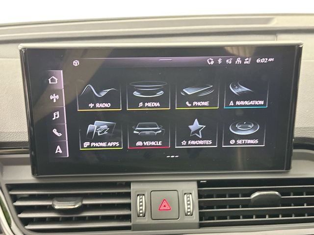 Used 2024 Audi Q5 e Premium Plus w/ Premium Plus Package image 12