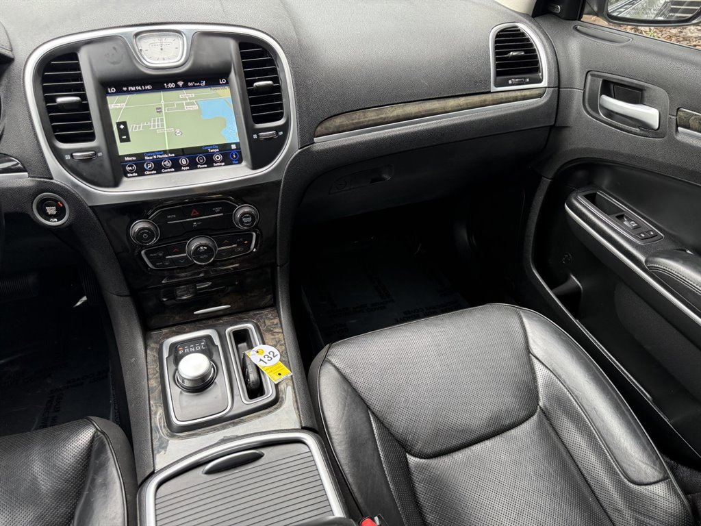 Used 2020 Chrysler 300 Limited image 24