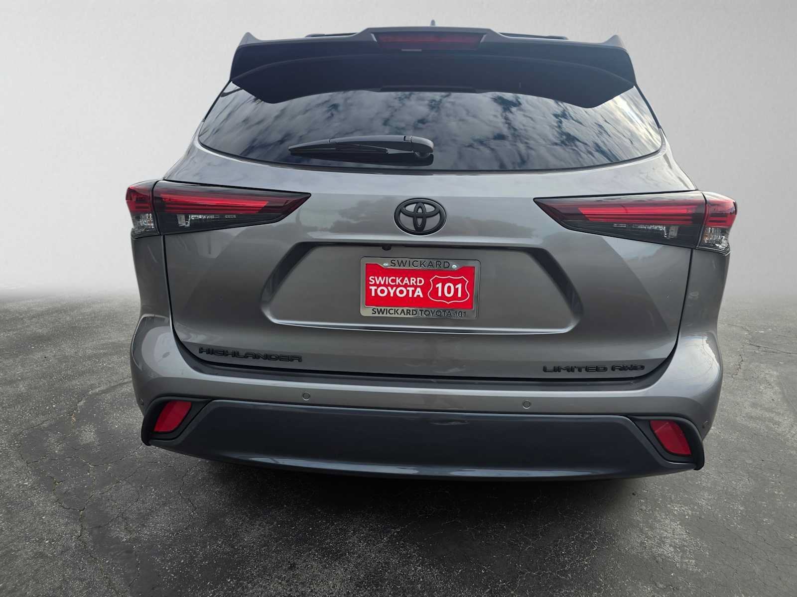 New 2026 Toyota Highlander Limited AWD/4WD image 4