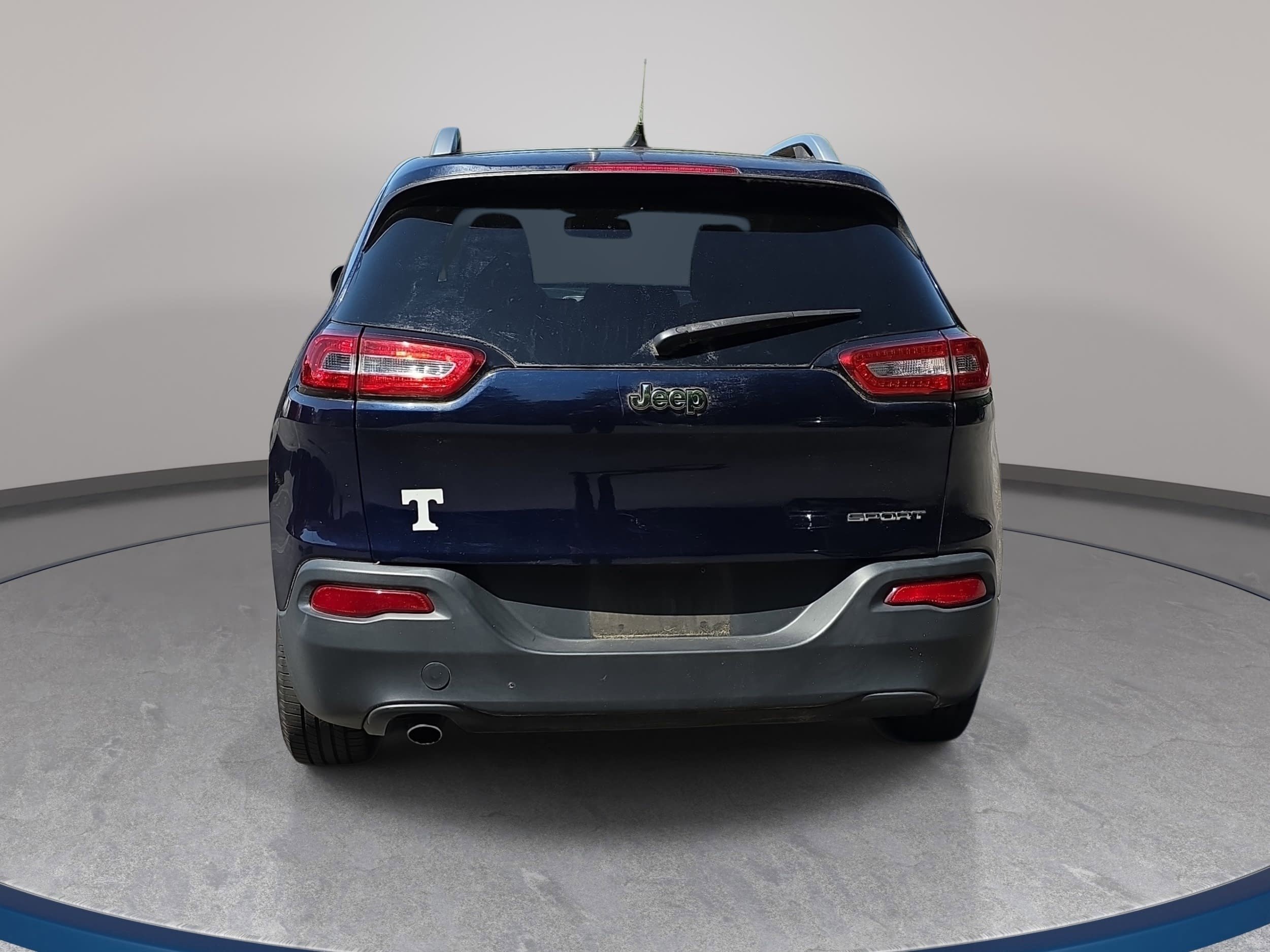 Used 2015 Jeep Cherokee Sport FWD video 2