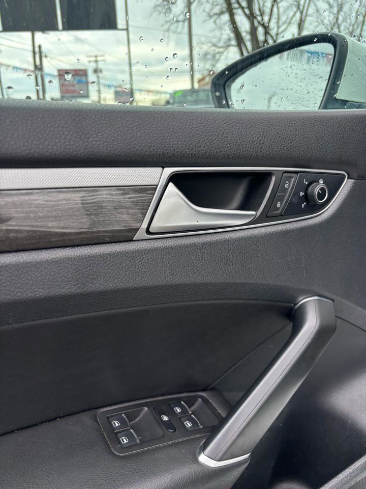 Used 2017 Volkswagen Passat 1.8T SE image 9