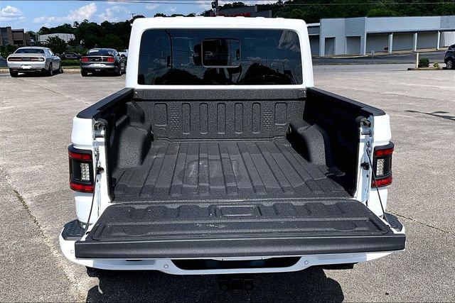 Used 2023 Jeep Gladiator Overland AWD/4WD image 29