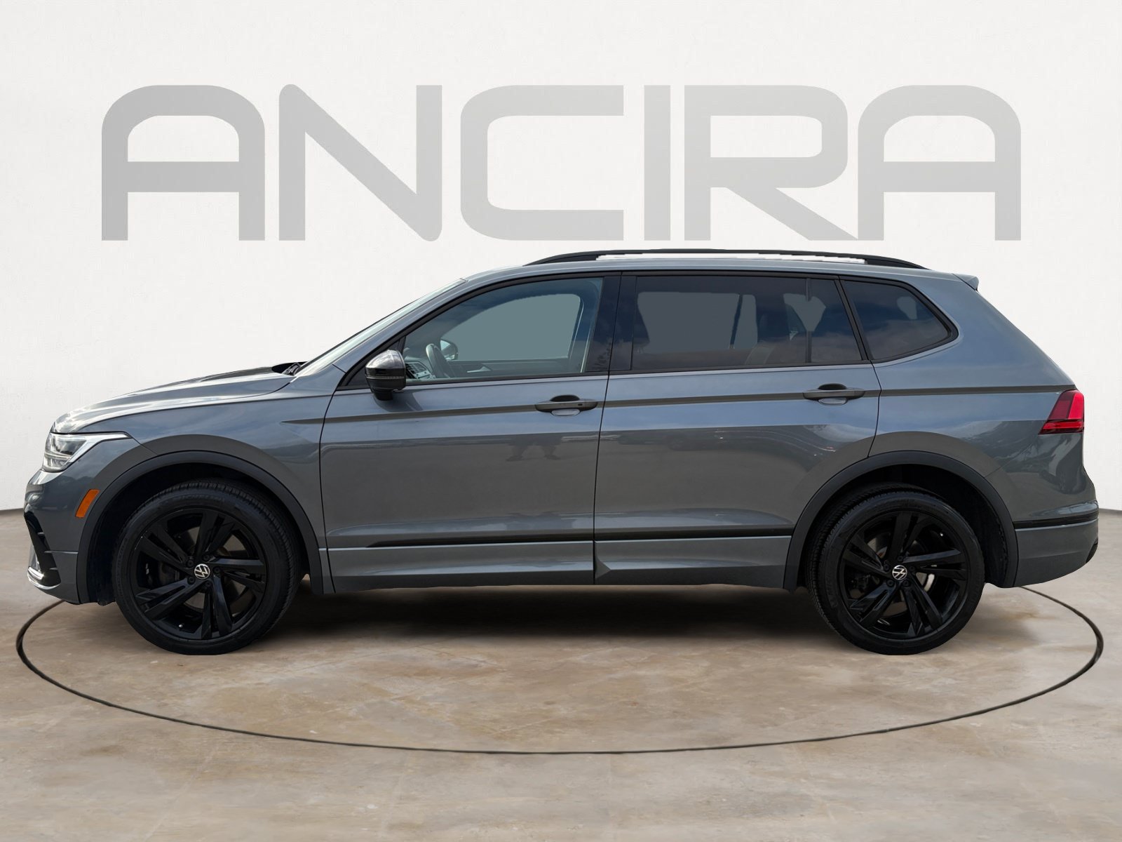 Used 2023 Volkswagen Tiguan SE R-Line FWD image 8