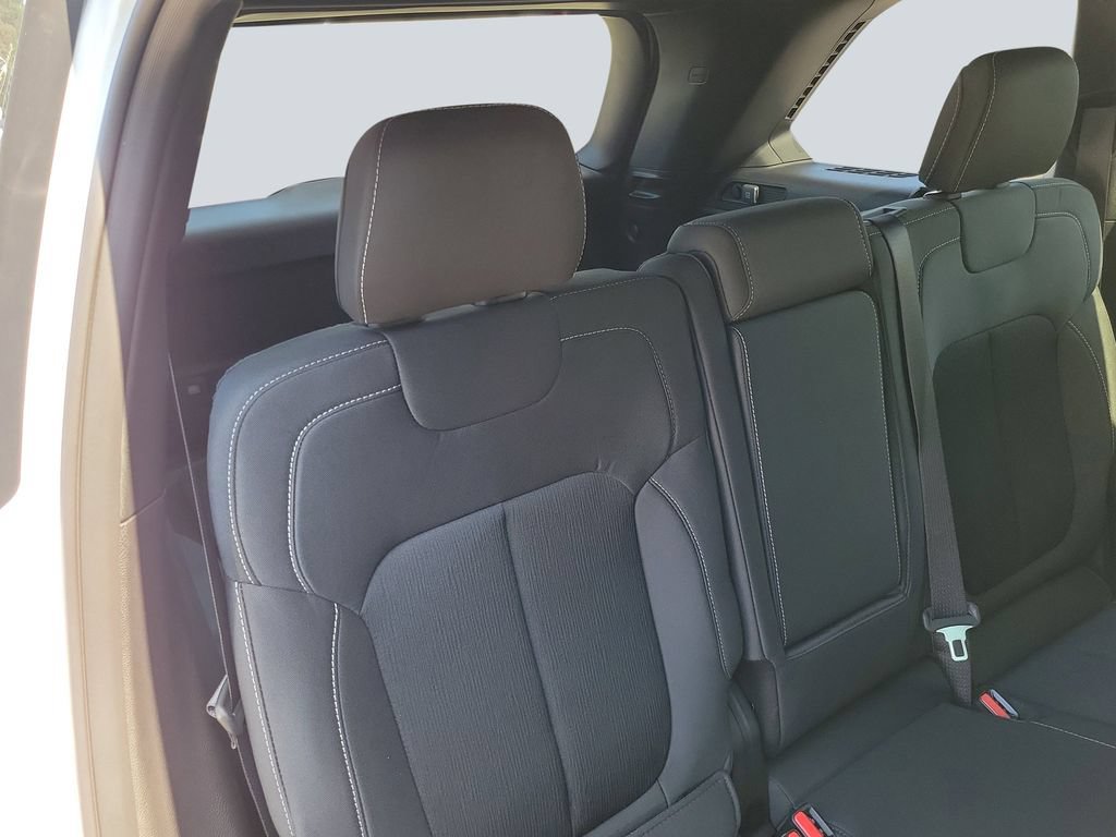 New 2026 Jeep Grand Cherokee Laredo RWD image 35