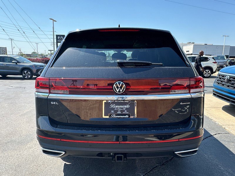 New 2025 Volkswagen Atlas SEL image 3