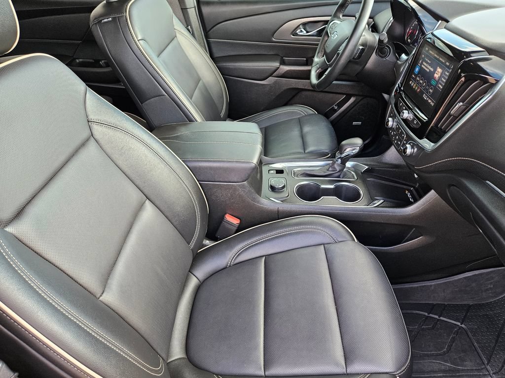 Used 2023 Chevrolet Traverse Premier w/ Redline Edition AWD/4WD image 18