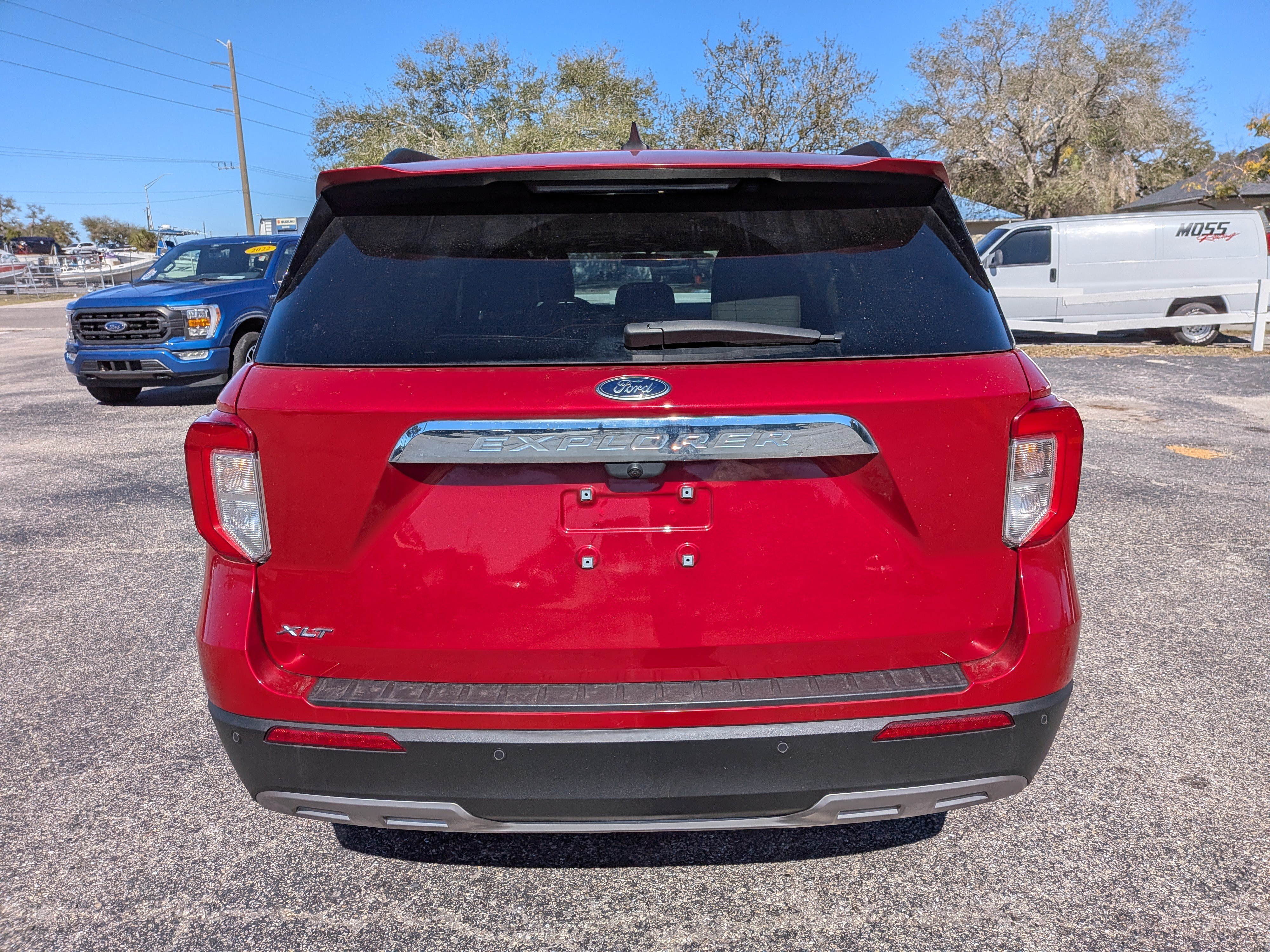 Used 2023 Ford Explorer XLT w/ Equipment Group 202A RWD image 5
