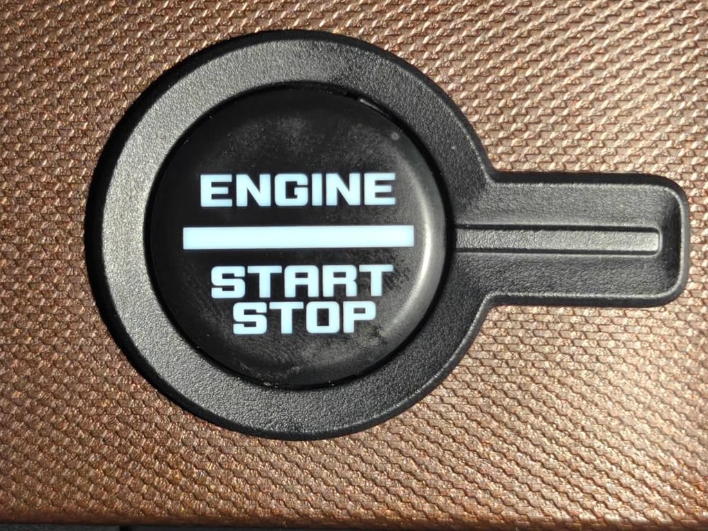 Used 2023 Ford Bronco Outer Banks w/ Sasquatch Package AWD/4WD image 15