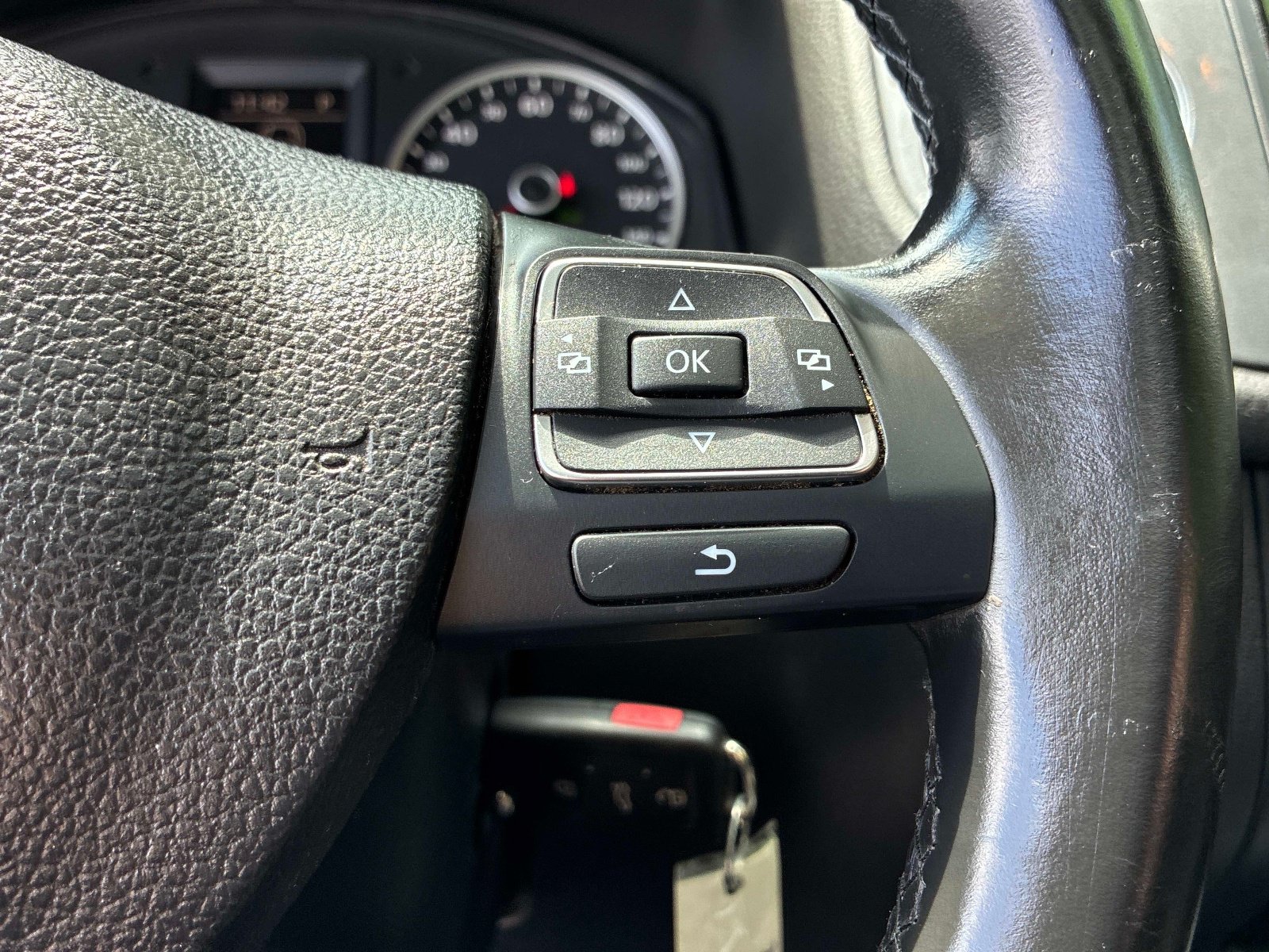 Used 2013 Volkswagen Tiguan S AWD/4WD image 25