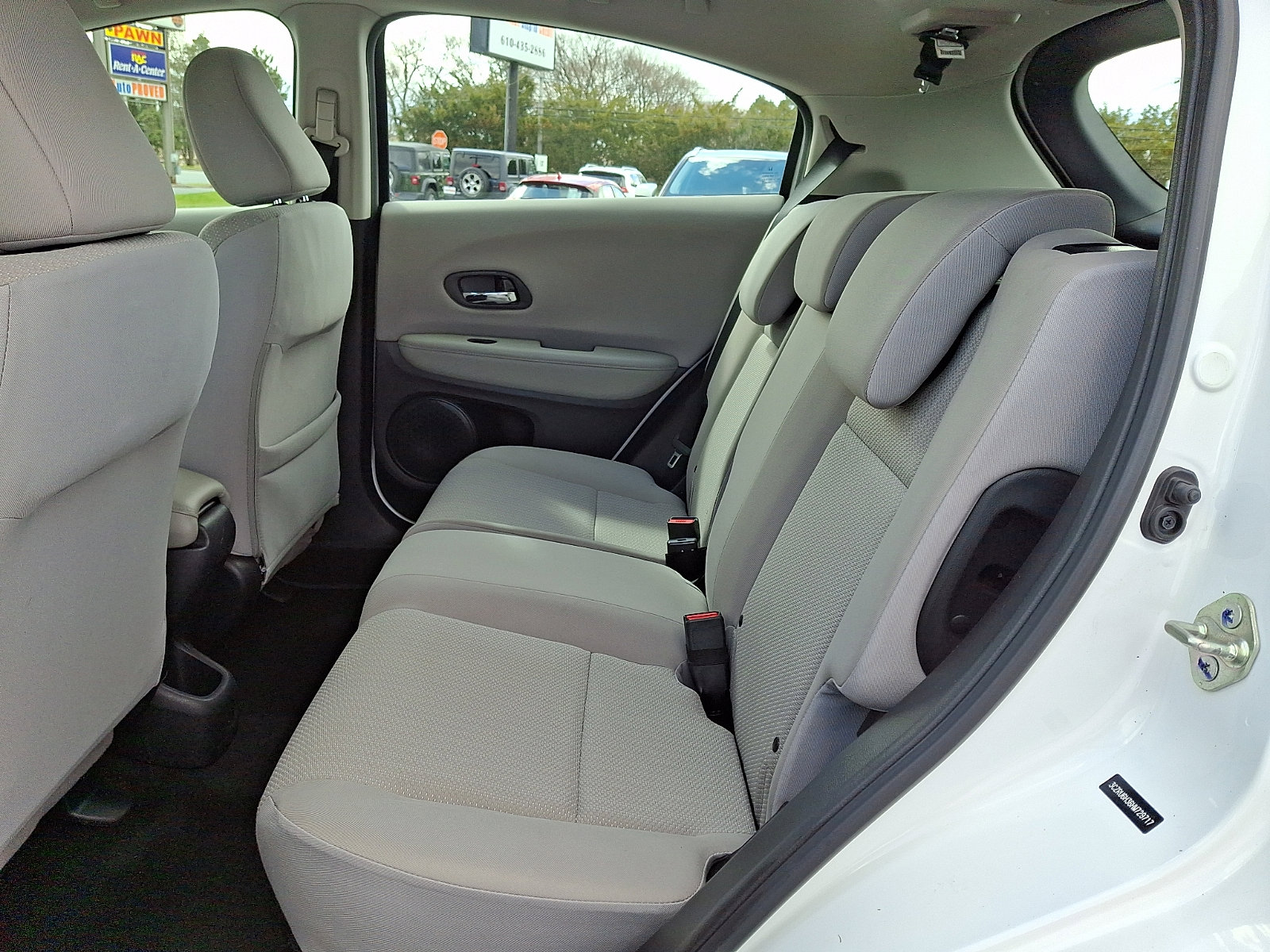 Used 2017 Honda HR-V LX image 10